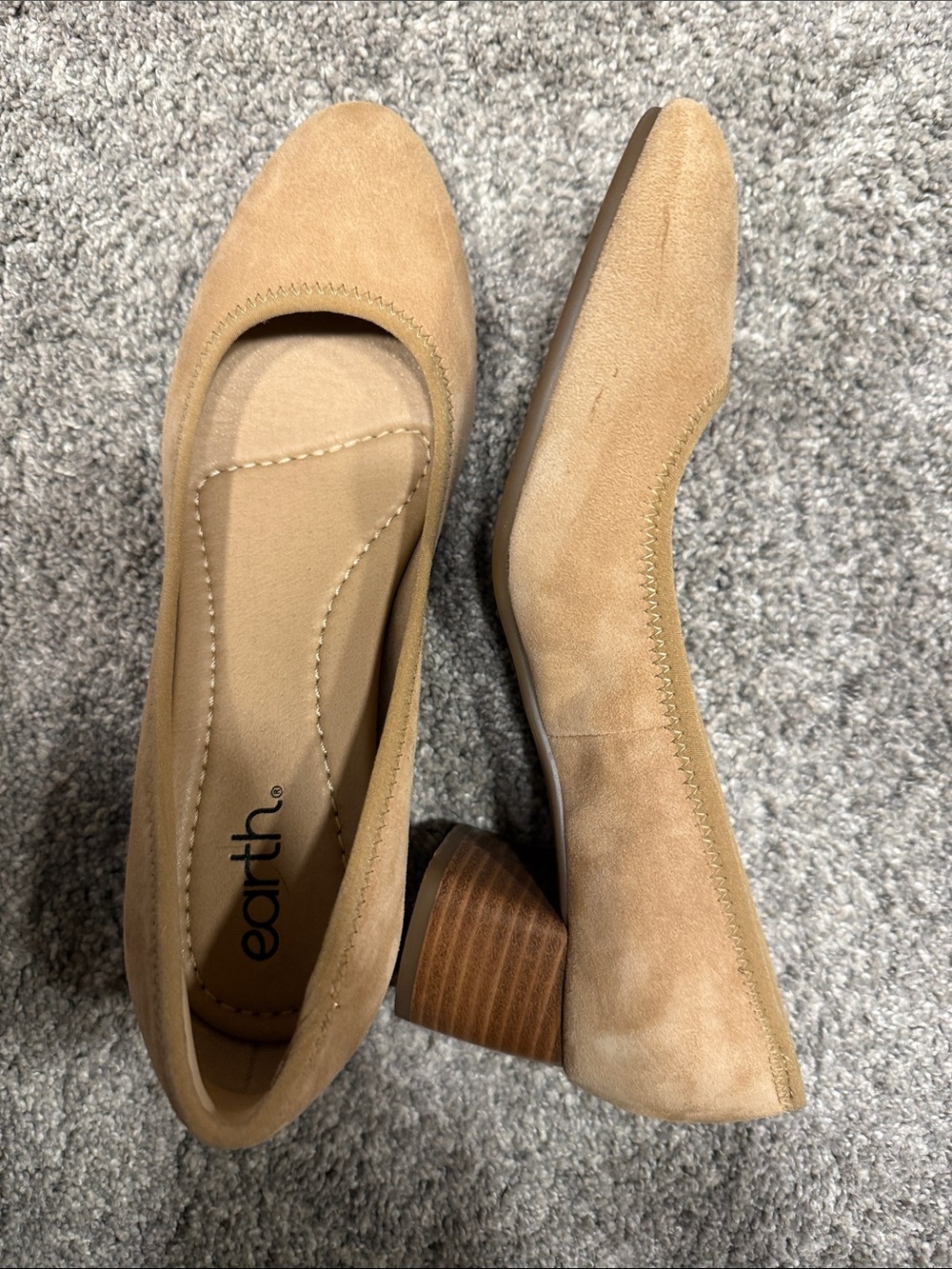 7/7.5 M Earth Suede Camel Block Heel Pumps - Picture 4 of 4